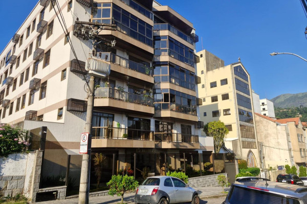 Apartamento em Teresópolis com Vista Lateral para o Dedo de Deus